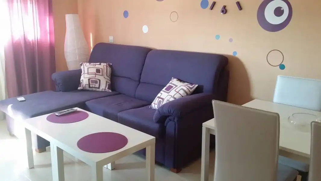 Wohnzimmer von Wohnung zum Verkauf in Almería mit Klimaanlage und Möbliert