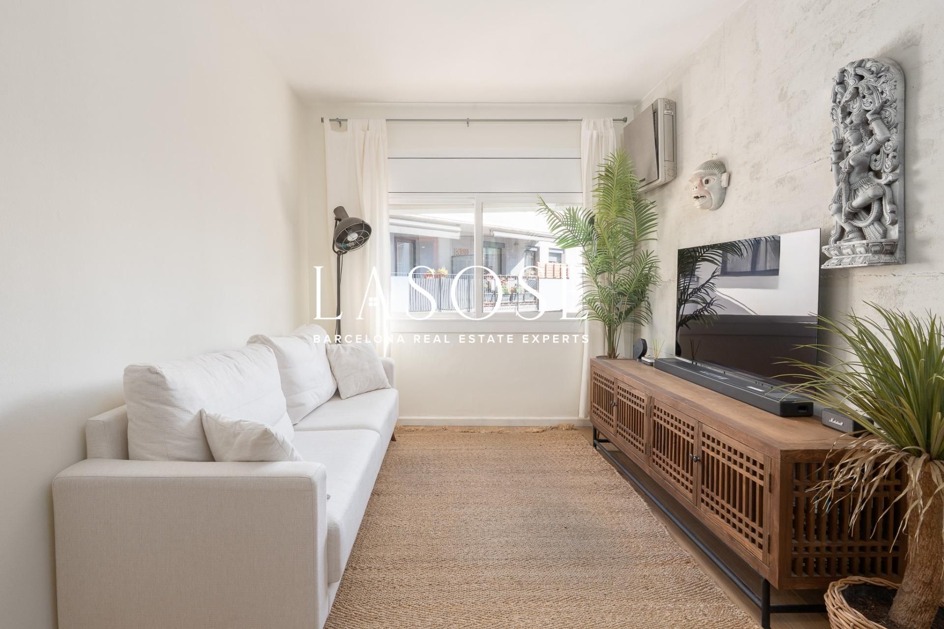 Living room of Flat for sale in  Barcelona Capital  with Air Conditioner