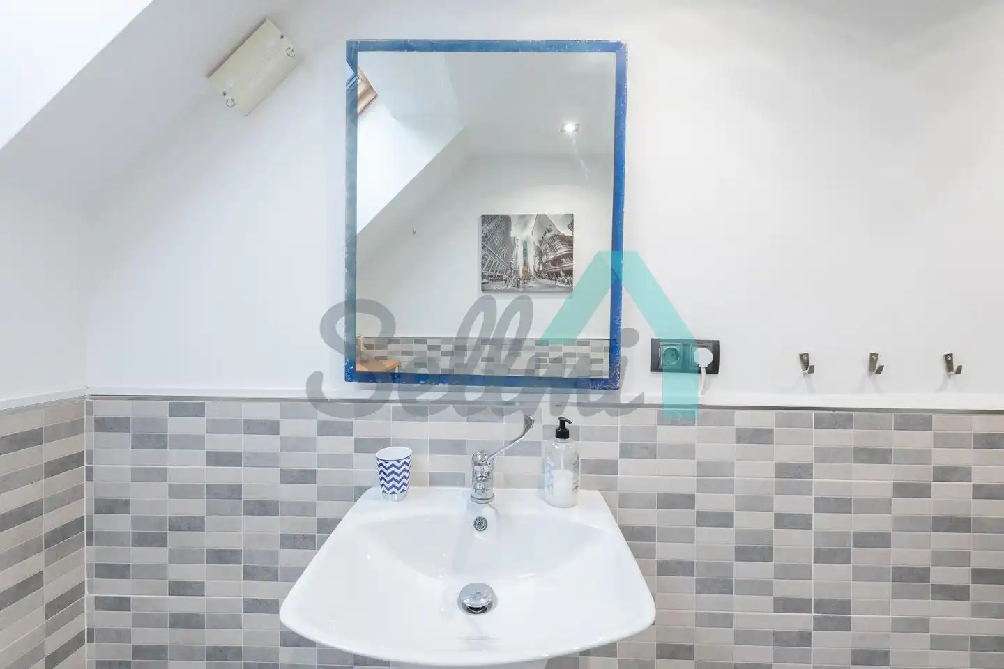 Bathroom of Flat for share in Oviedo   with Heating, Furnished and Internet