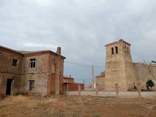 Vista exterior de Casa o xalet en venda en Villarrabé amb Jardí privat