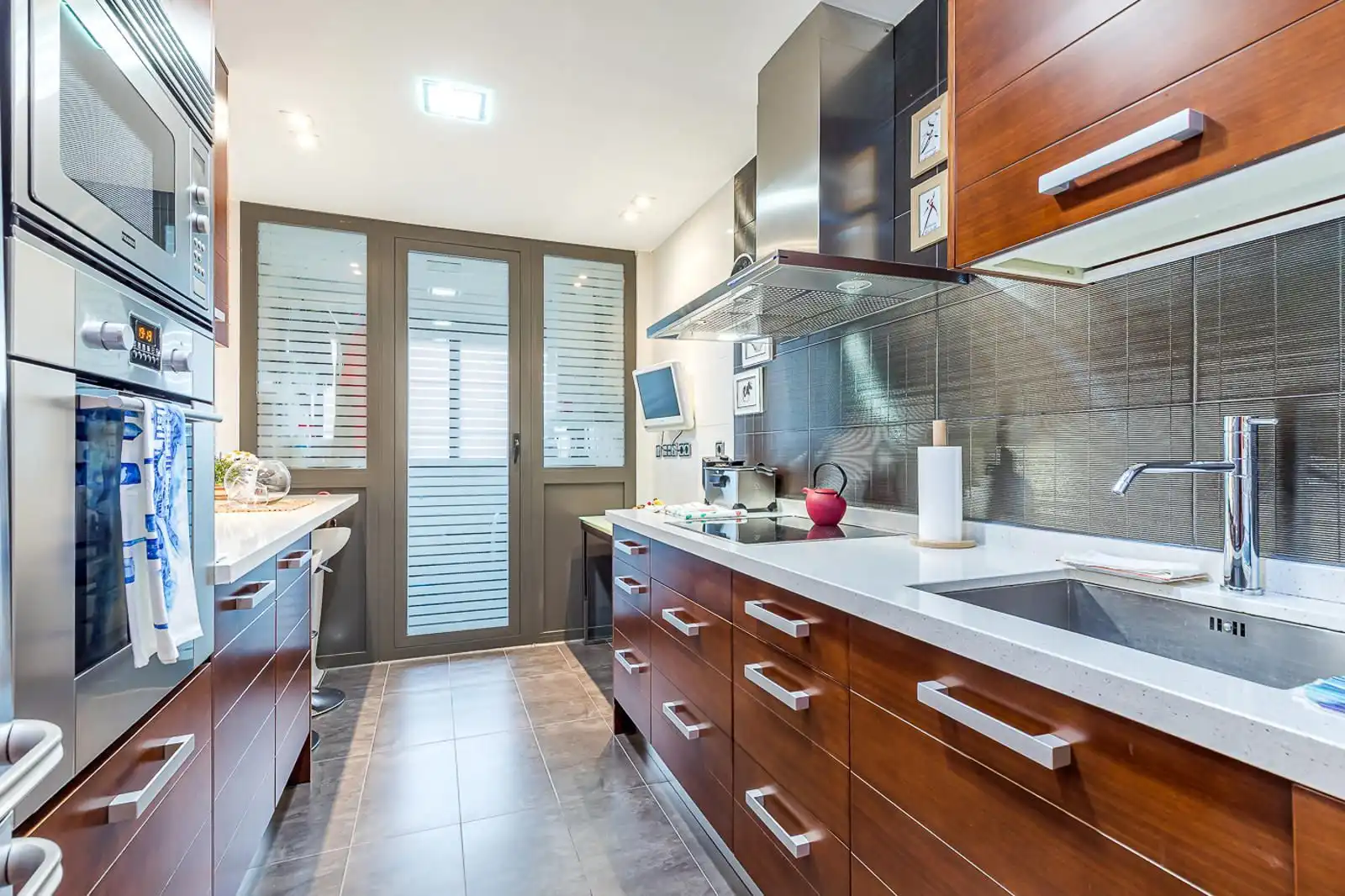 Kitchen of Flat for rent in Madrid  with Air Conditioner, Private garden and Swimming Pool