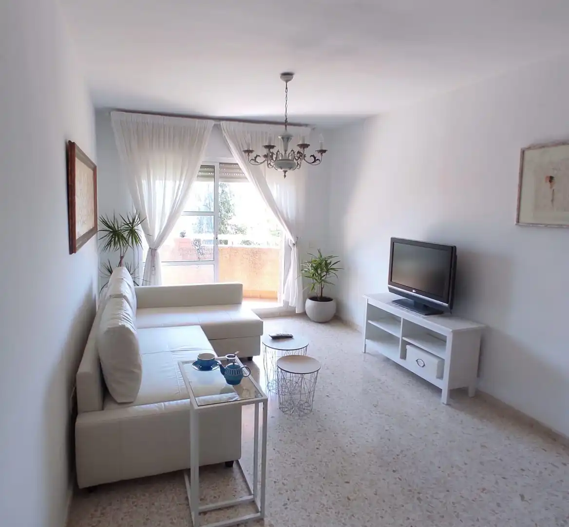 Living room of Flat for sale in Sanlúcar de Barrameda  with Furnished, Balcony and Internet