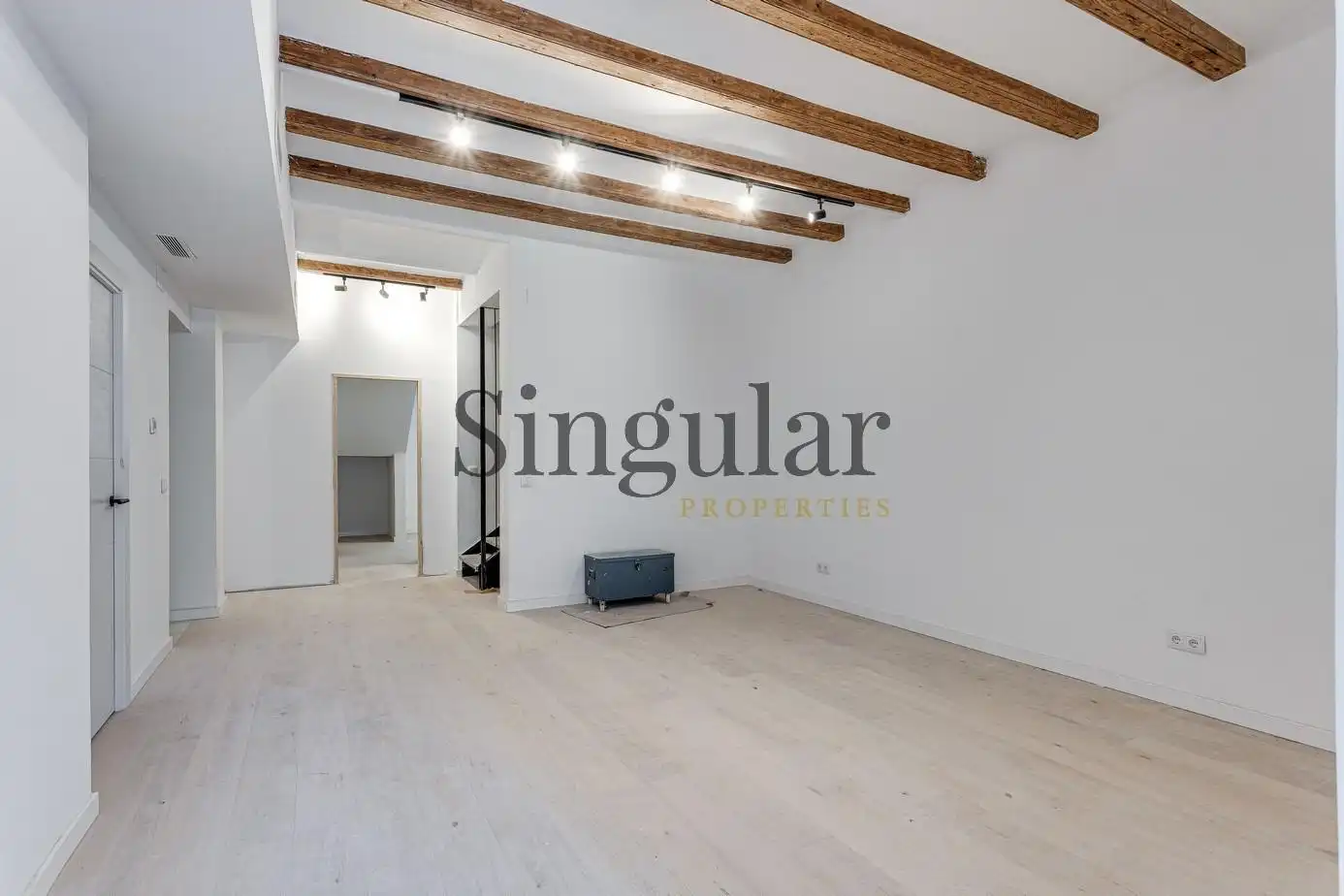 Duplexes for sale in Barcelona  with Air Conditioner, Heating and Private garden