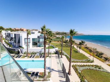 Adossat amb piscina en venda a Estepona - Estepona,Centro,Urbanizacion Playa de Guadalobon