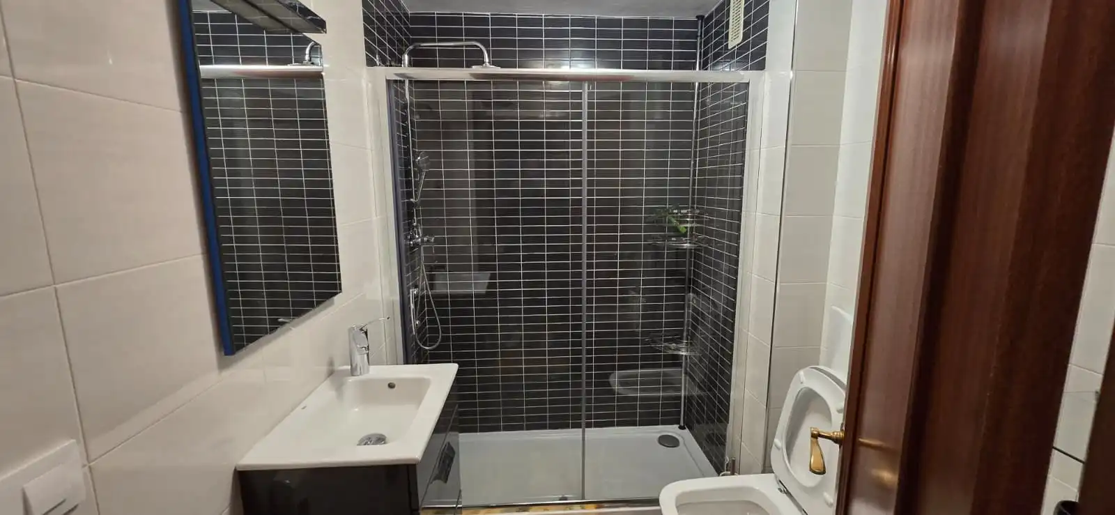 Bathroom of Flat for sale in Argamasilla de Calatrava  with Air Conditioner, Terrace and Furnished