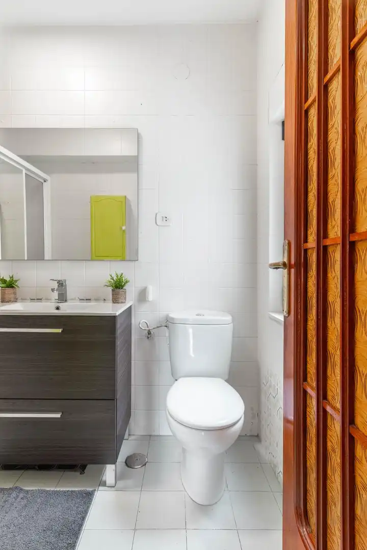 Bathroom of Flat for sale in Cangas del Narcea  with Heating and Furnished
