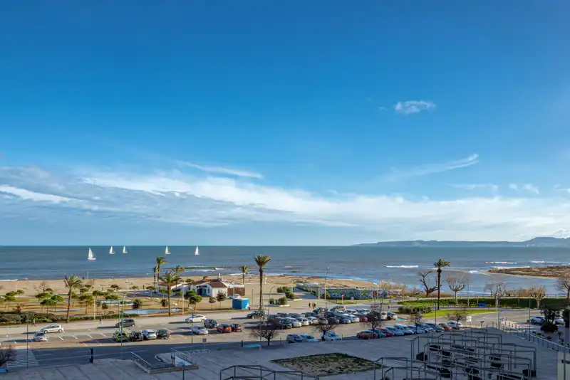 Pis en venda en Empuriabrava amb Piscina