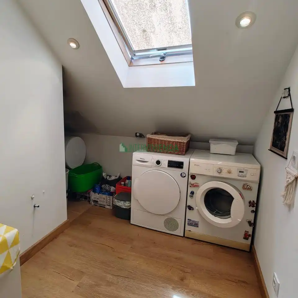 Casa adosada en venta en Vigo  con Calefacción, Terraza y Trastero