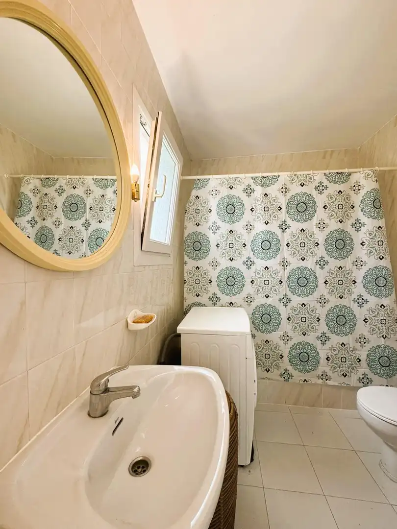 Badezimmer von Einfamilien-Reihenhaus zum Verkauf in Dénia mit Klimaanlage, Privatgarten und Terrasse