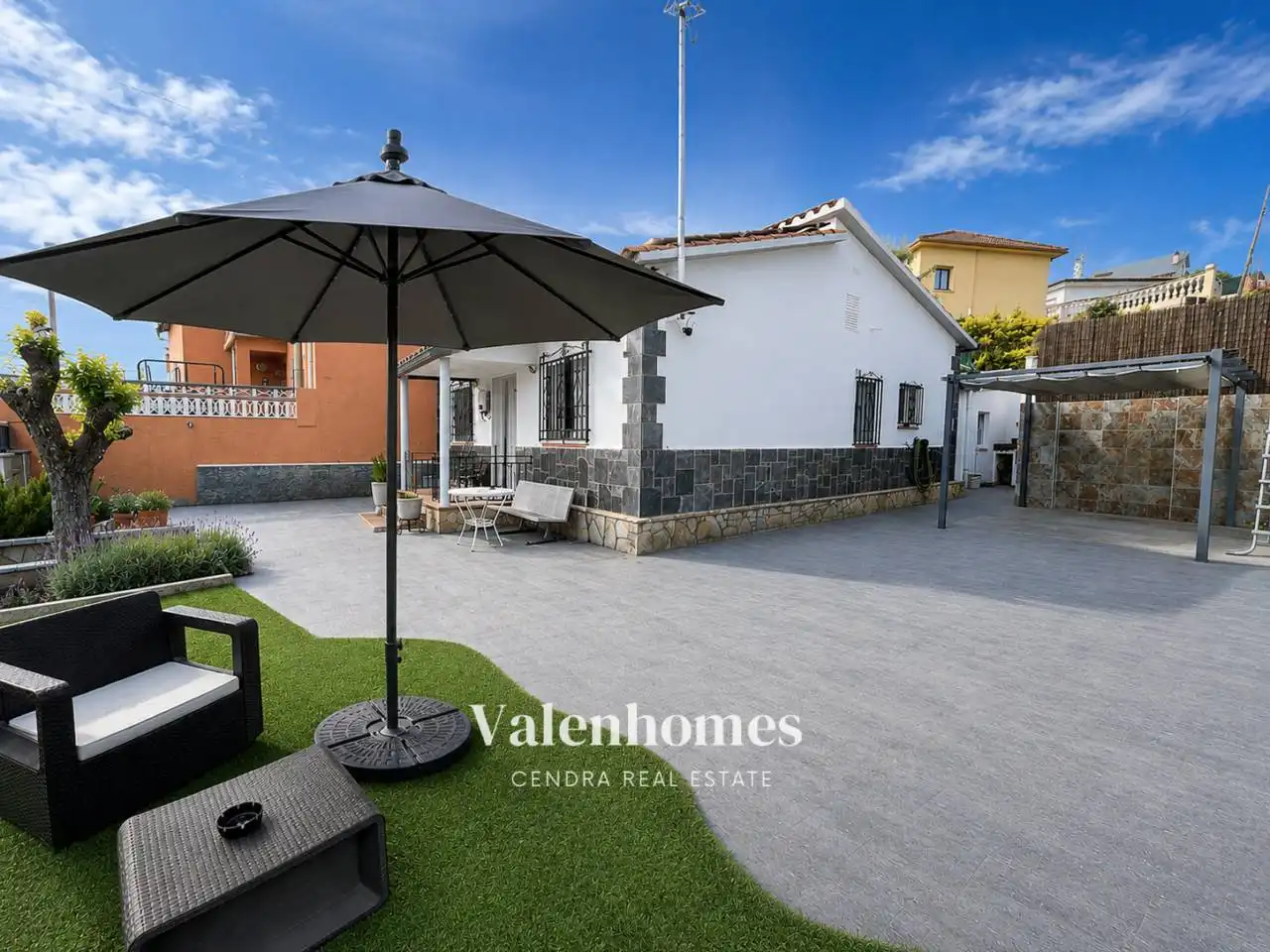 Exterior view of Houses for sale in Lliçà d'Amunt  with Air Conditioner, Private garden and Furnished