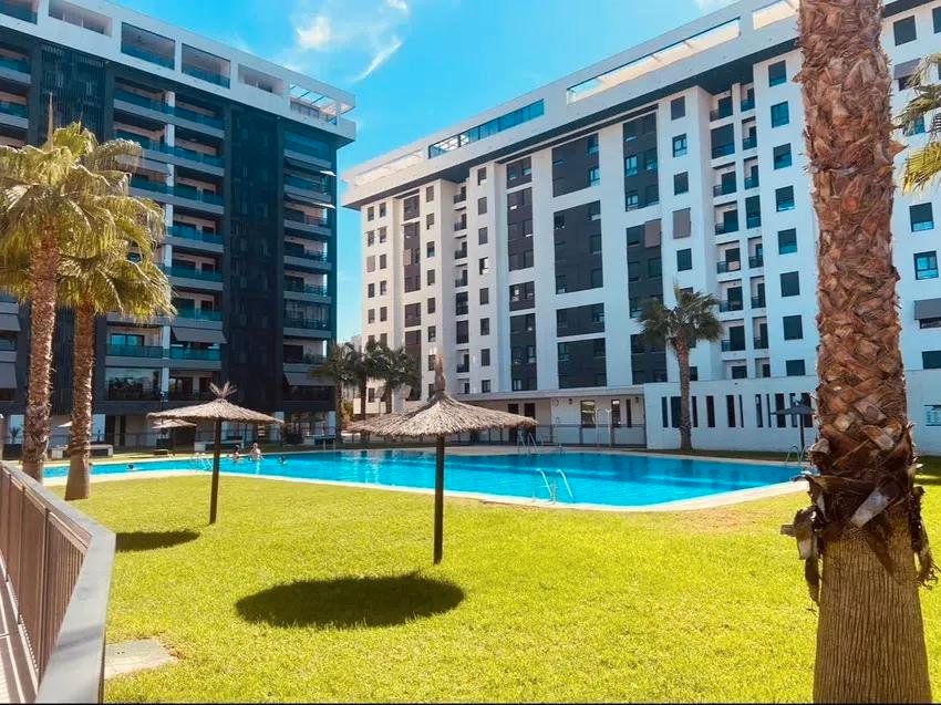 Piscina de Pis en venda en Alicante / Alacant amb Aire condicionat, Calefacció i Terrassa