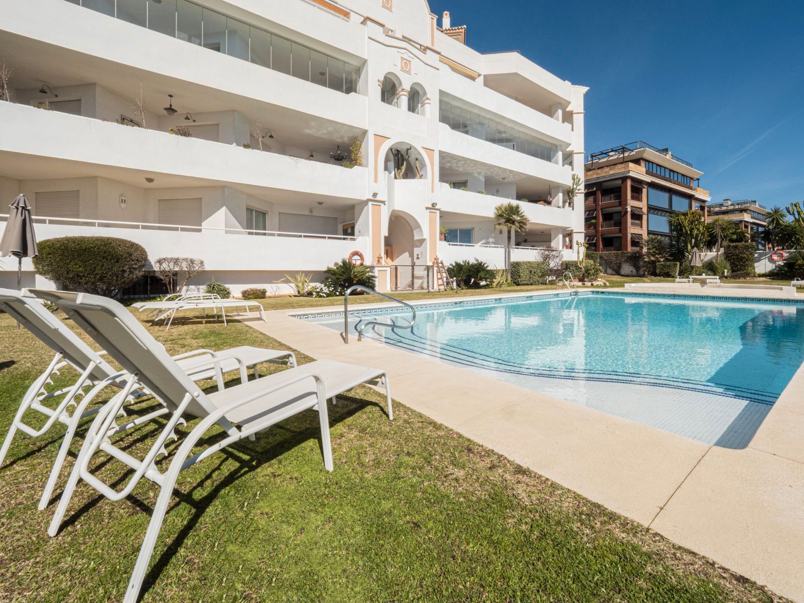 Piscina de Piso en venta en Marbella con Aire acondicionado, Terraza y Trastero