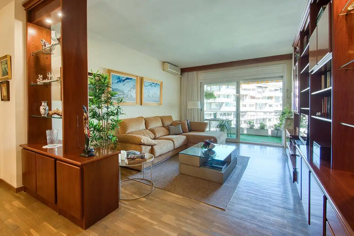 Sala de estar de Piso en venta en Barcelona con Aire acondicionado, Calefacción y Parquet