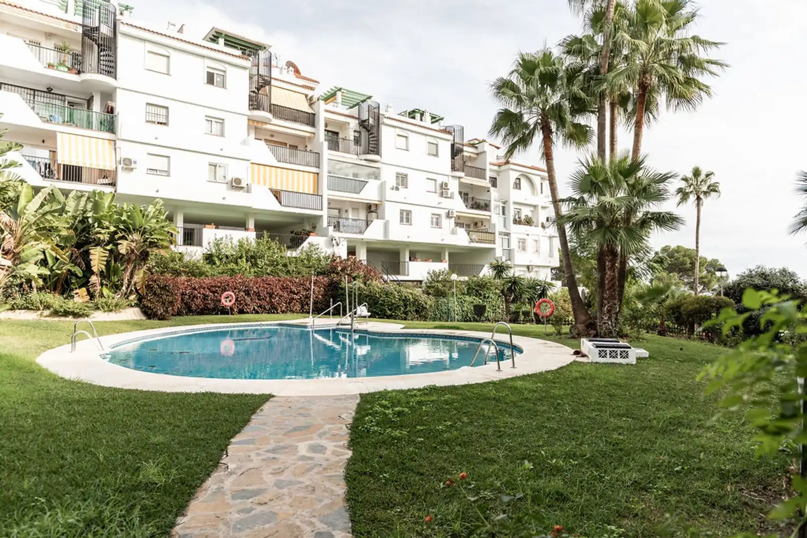Vista exterior de Apartament en venda en Torremolinos amb Terrassa i Balcó