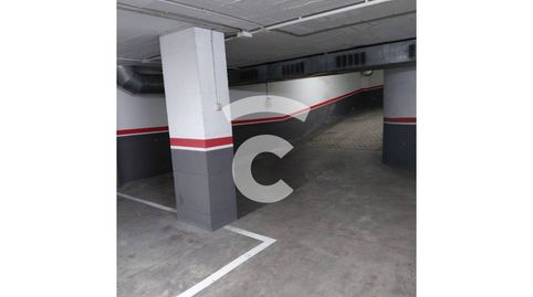 Foto 2 de Garaje de alquiler en Plaza Lluís Companys, Caputxins - Ambulatori, Vic