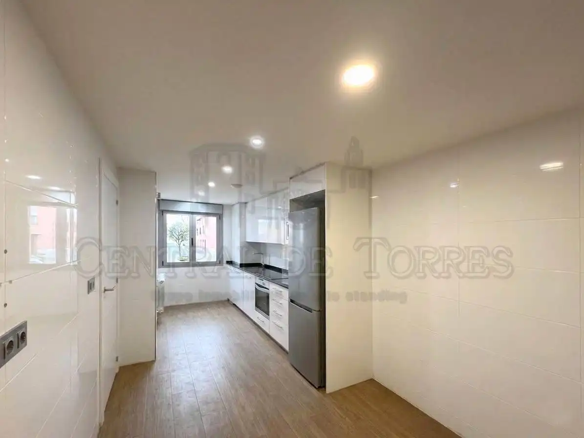 Detached homes for rent in Calle Francisco de Vitoria, Valenoso