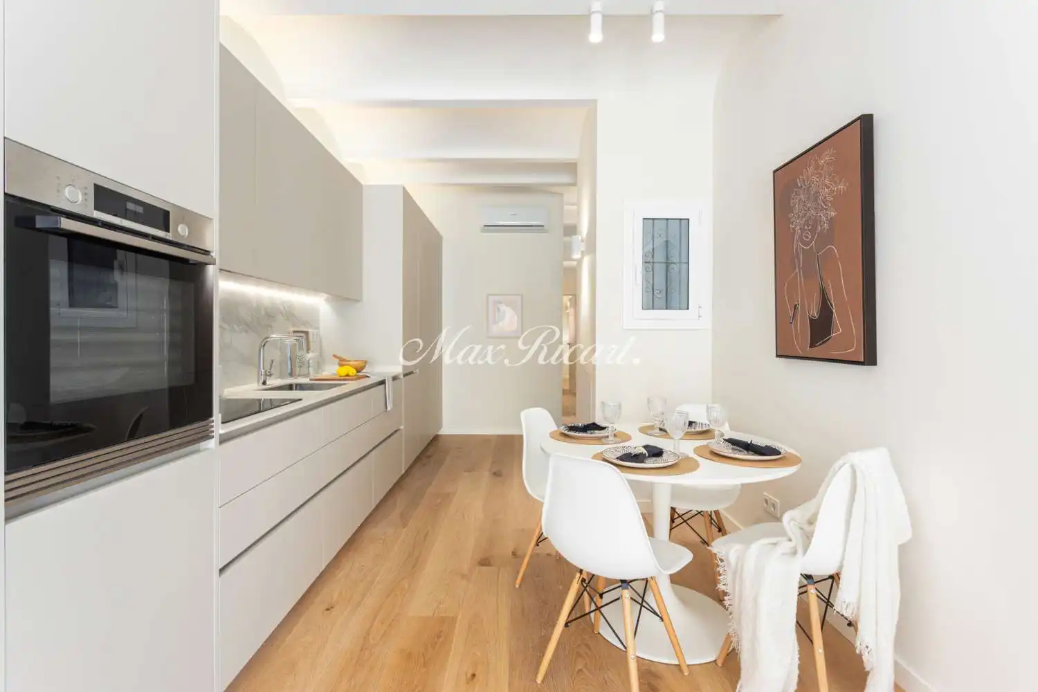 Kitchen of Flat for sale in Barcelona  with Air Conditioner, Heating and Balcony