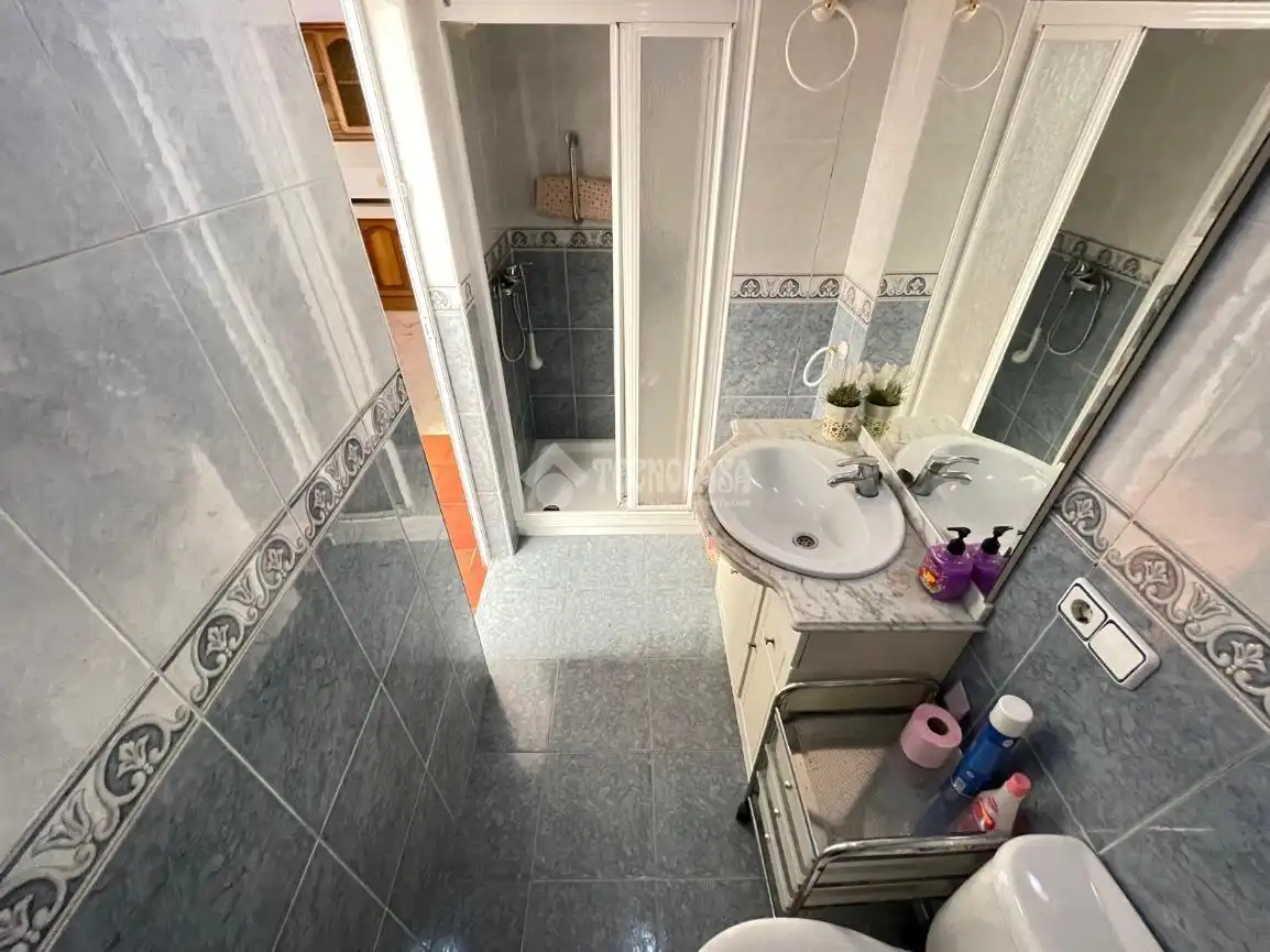 Baño de Casa adosada en venta en Badajoz con Aire acondicionado