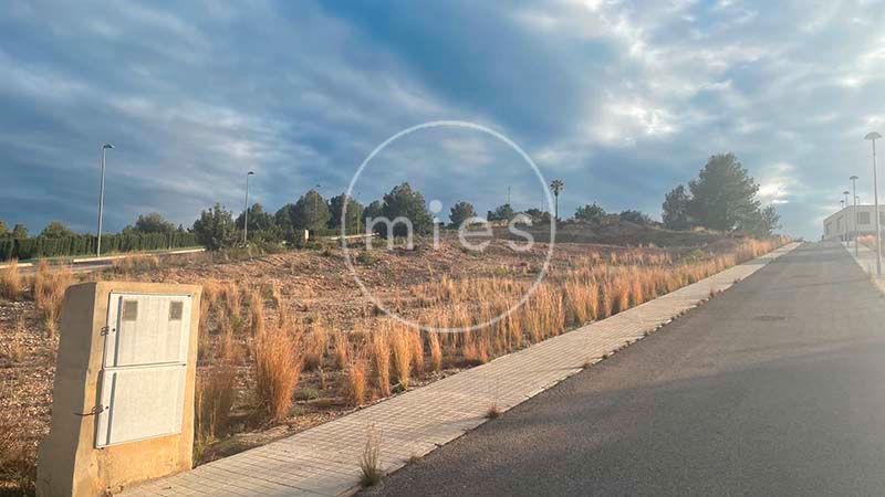 Land for sale in Montroi / Montroy