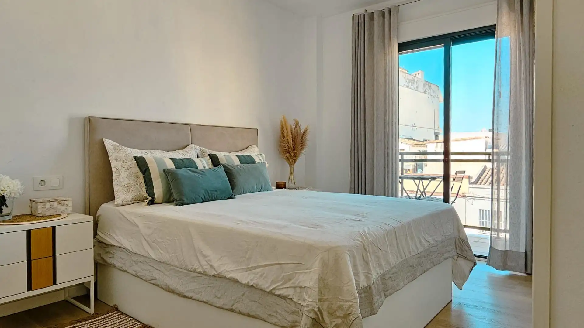 Bedroom of Flat for sale in Daimús  with Air Conditioner, Terrace and Furnished