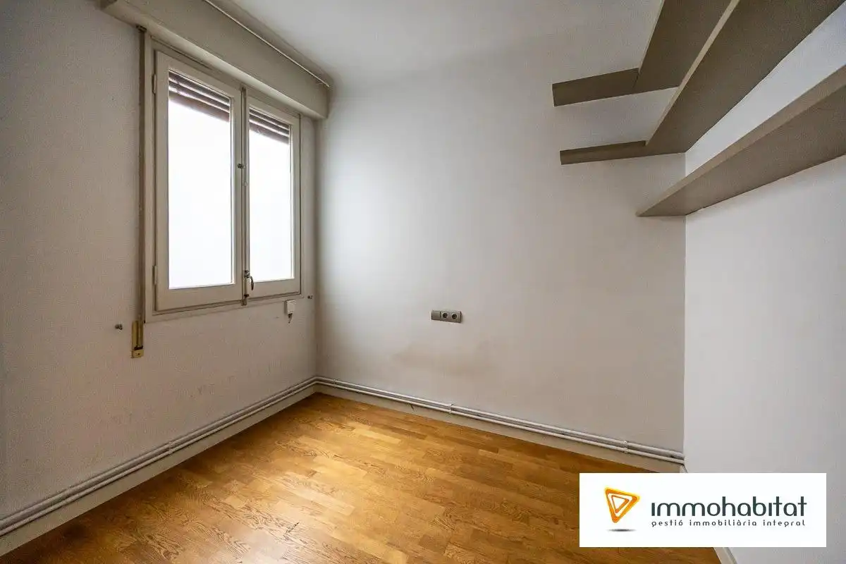 Piso en venta en Sabadell con Aire acondicionado, Calefacción y Parquet