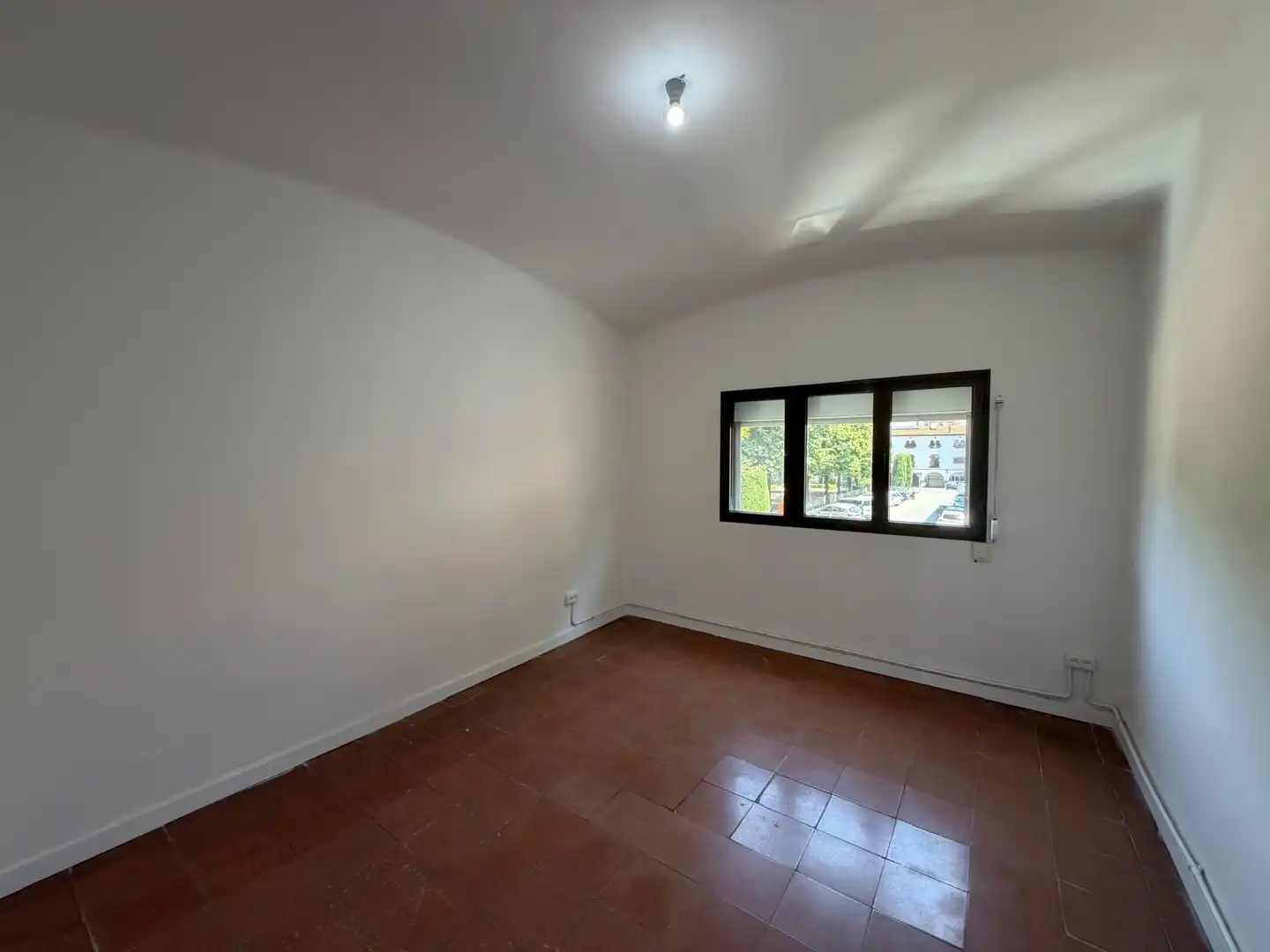 Schlafzimmer von Einfamilien-Reihenhaus zur Miete in Girona mit Heizung und Terrasse