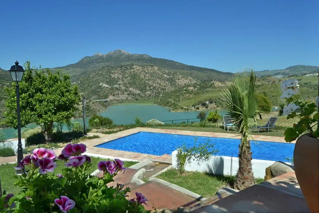 Piscina de Casa o chalet en venta en Grazalema con Aire acondicionado, Calefacción y Jardín privado