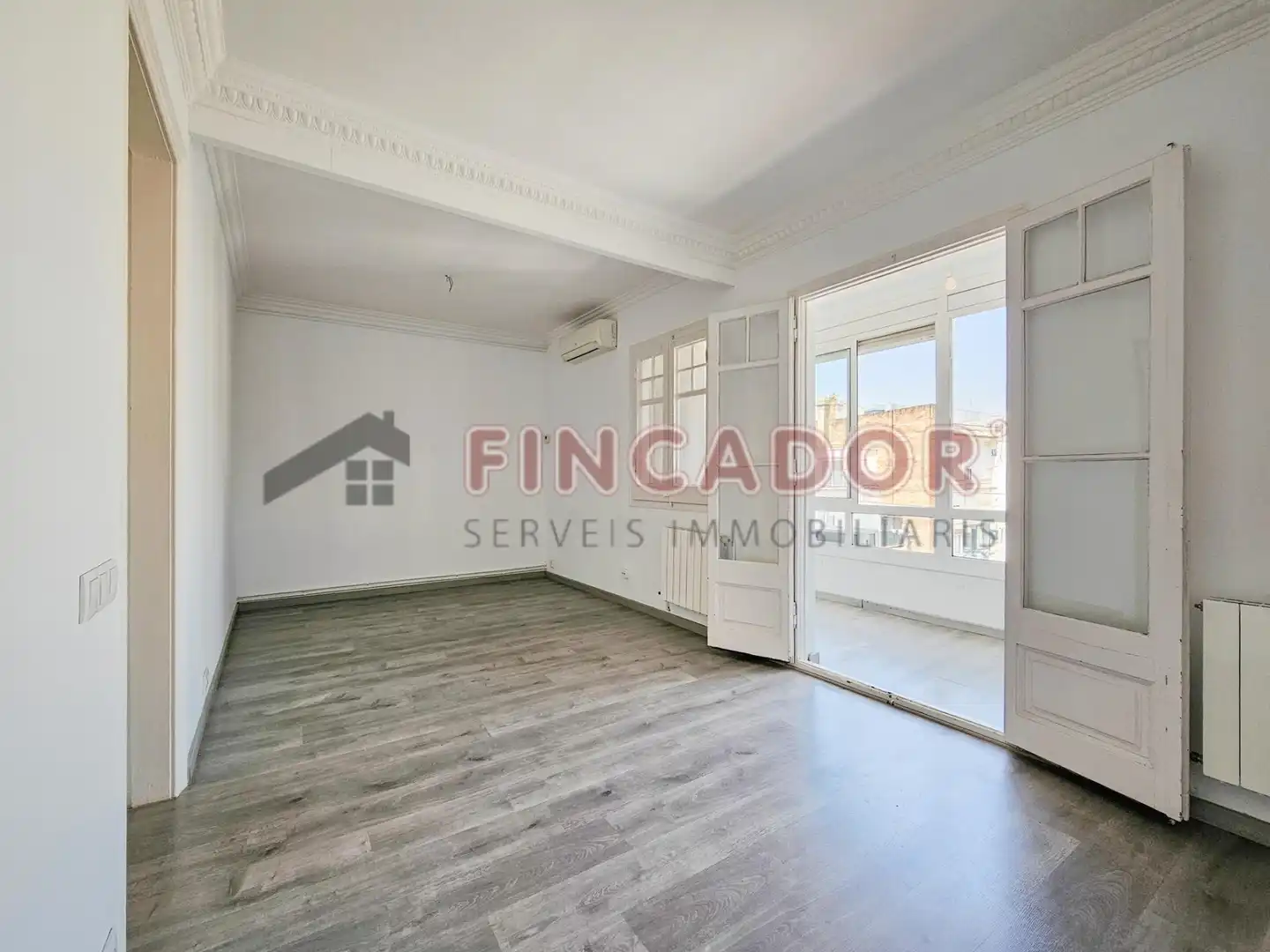 Living room of Flat for sale in Barcelona  with Air Conditioner, Heating and Parquet flooring