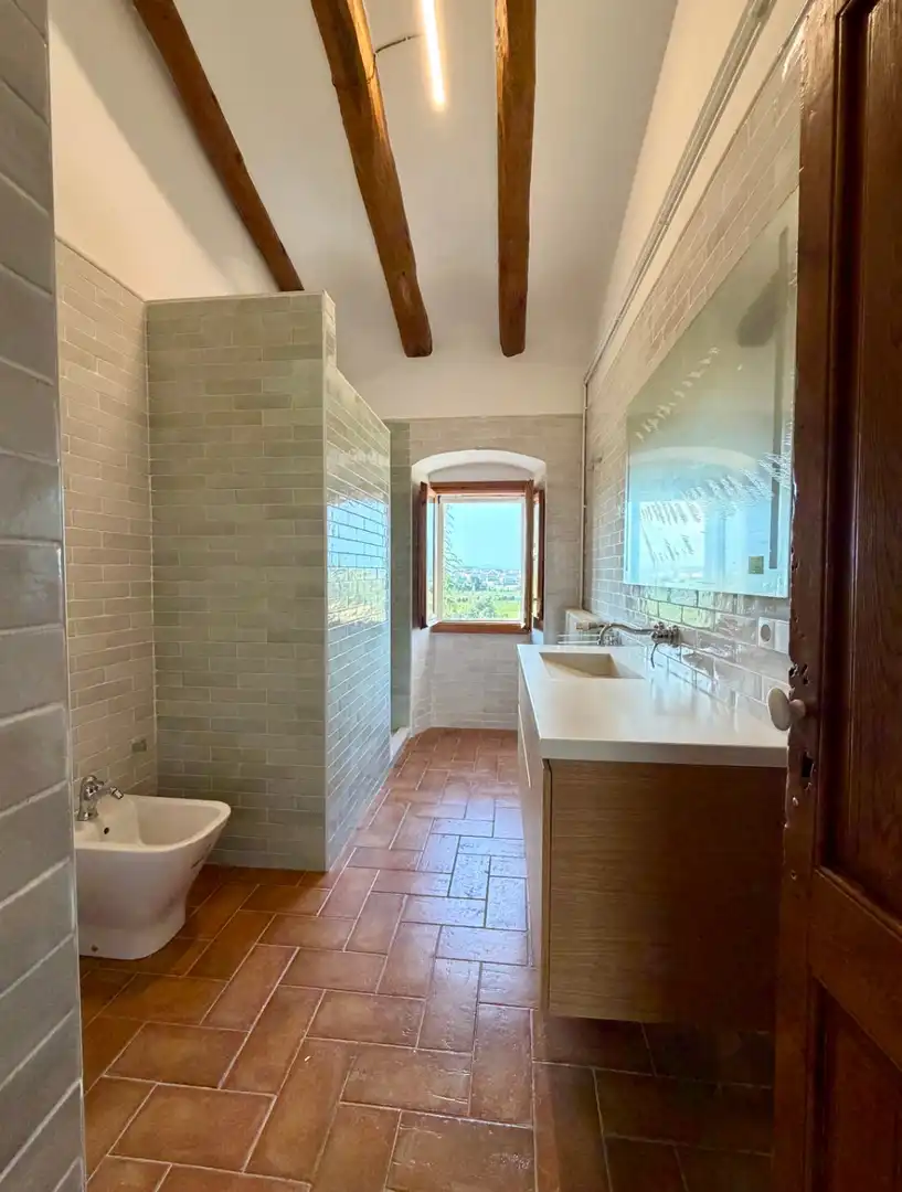 Bany de Finca rústica de lloguer en Canyelles amb Aire condicionat, Calefacció i Jardí privat