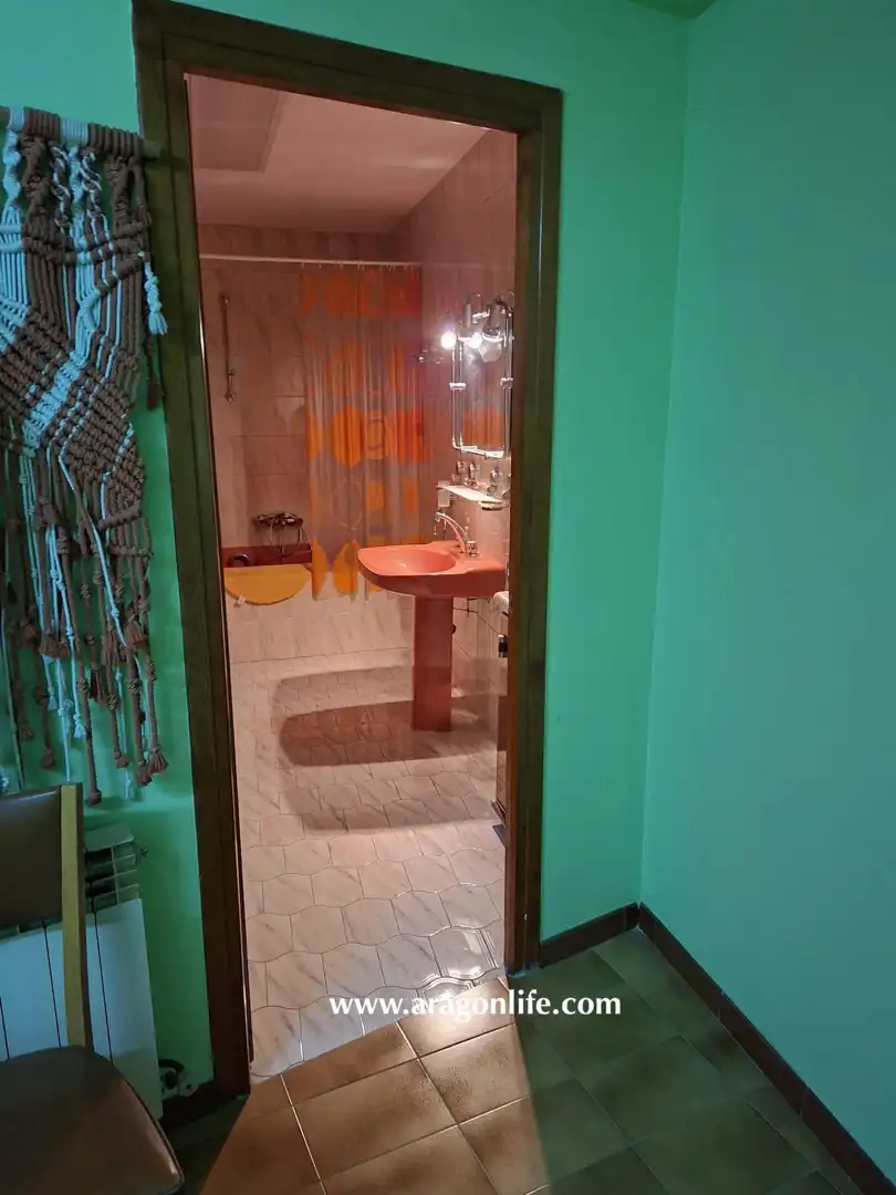 Bathroom of Houses for sale in Maella  with Heating, Furnished and Oven