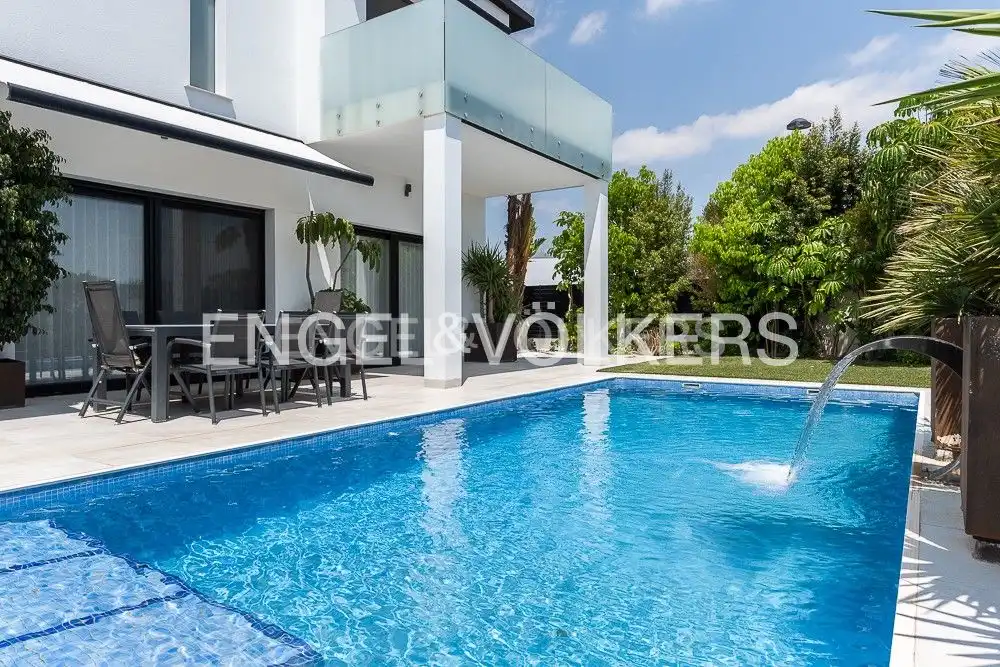 Piscina de Casa o chalet en venta en Zona Avenida Alta - Auditorio