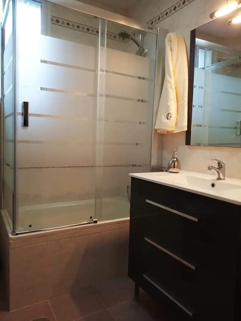 Baño de Piso de alquiler en Córdoba con Aire acondicionado y Calefacción