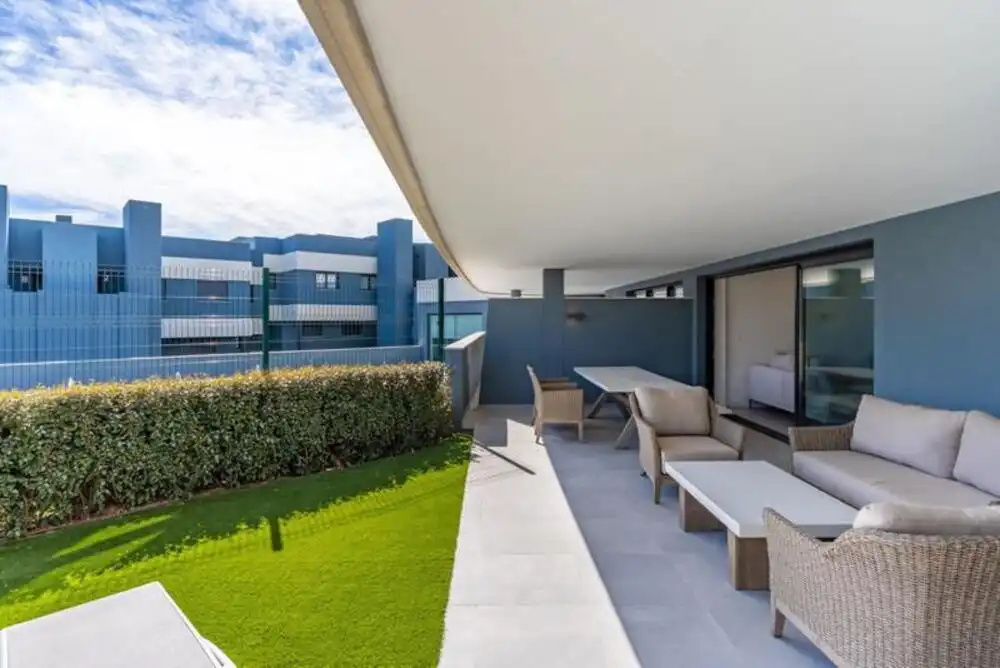 Terraza de Apartamento de alquiler en Estepona con Aire acondicionado, Jardín privado y Terraza