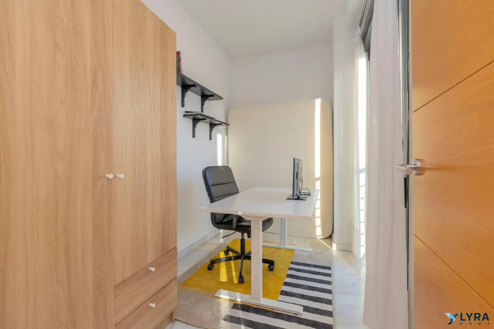 Bedroom of Flat for sale in Sevilla  with Air Conditioner, Heating and Furnished