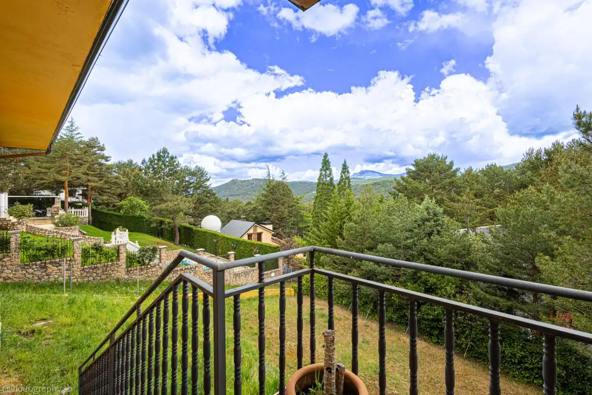 Terrassa de Casa o xalet en venda en Collado Mediano amb Calefacció, Jardí privat i Moblat