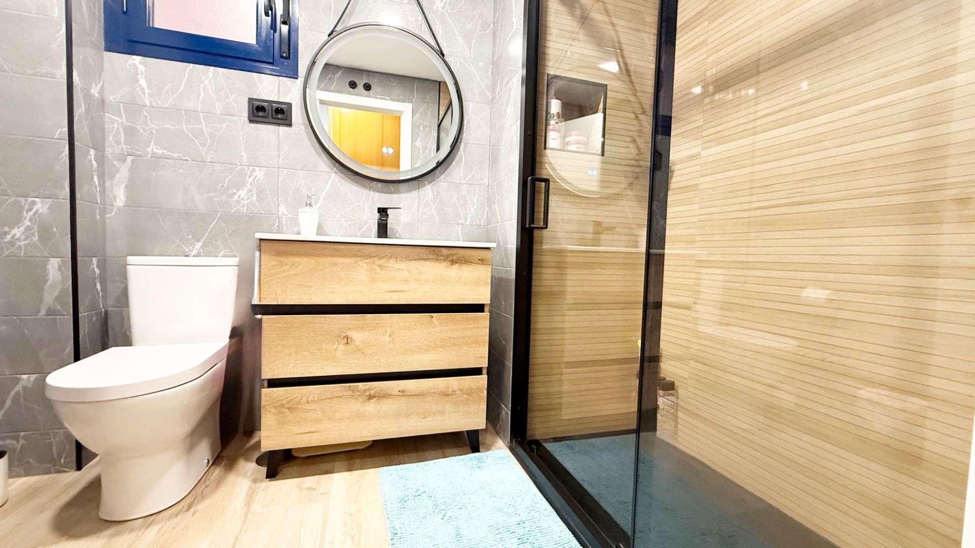 Bany de Pis en venda en Valdemoro amb Calefacció, Parquet i Terrassa