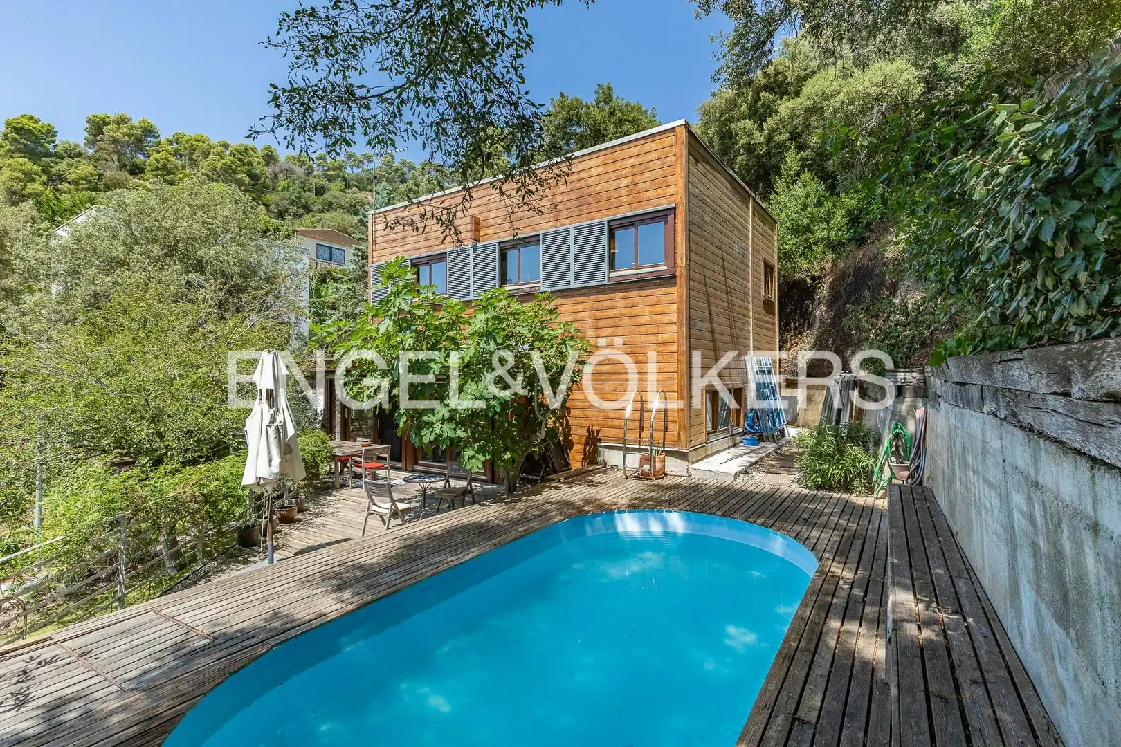 Vista exterior de Casa o chalet en venta en Barcelona con Calefacción, Jardín privado y Parquet