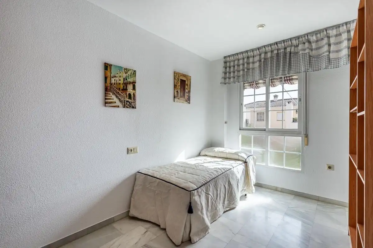 Bedroom of Flat for sale in Granada  with Balcony