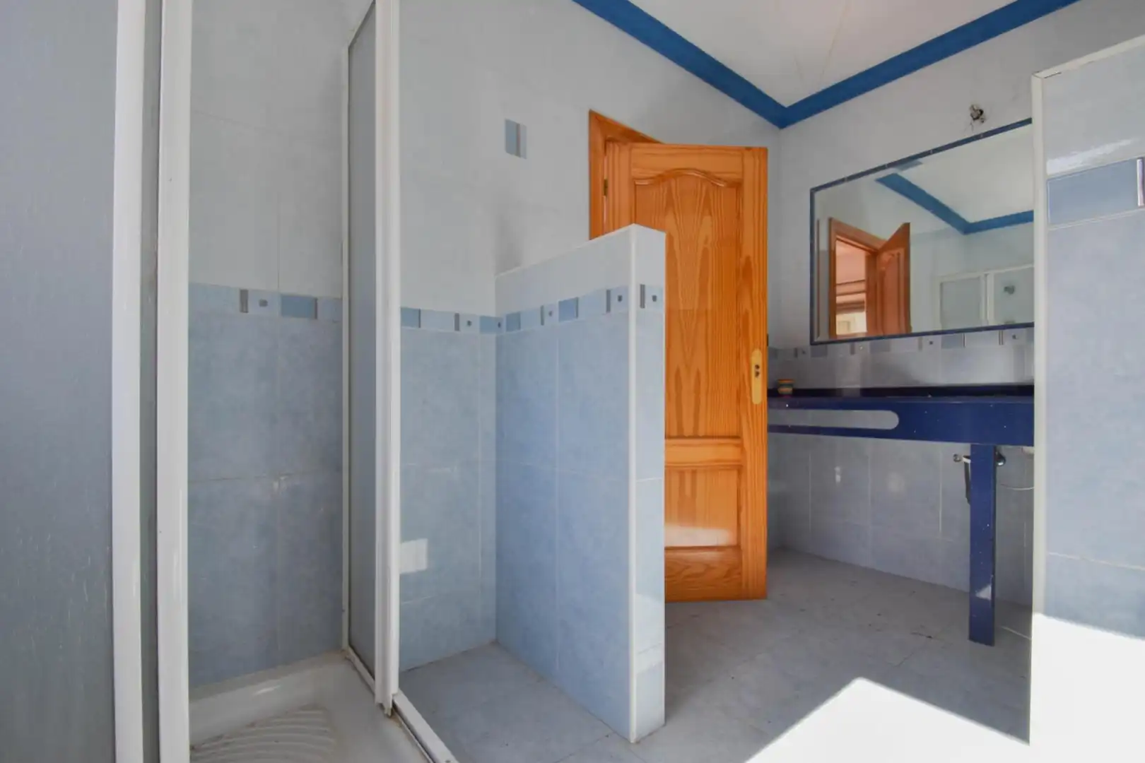 Bathroom of Houses for sale in Cijuela