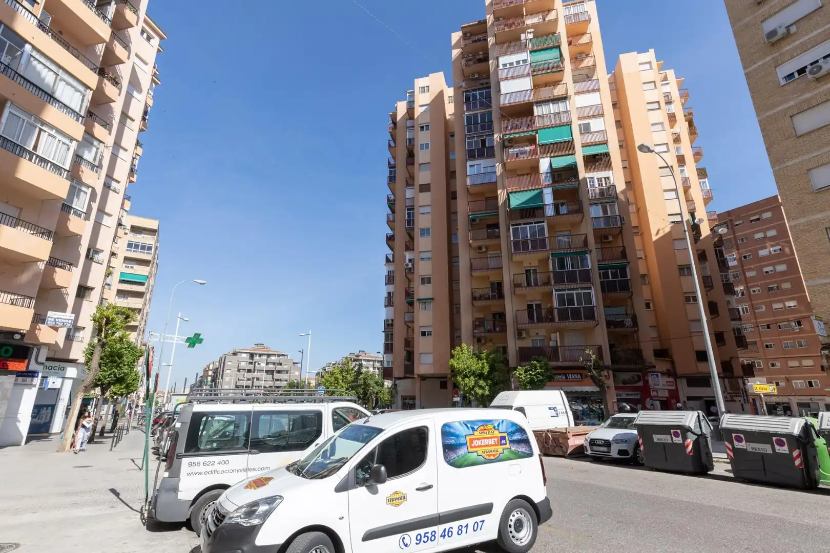 Vista exterior de Piso en venta en Granada con Terraza, Amueblado y Balcón