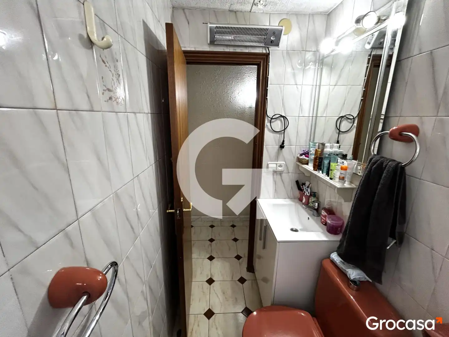 Bathroom of Flat for sale in Mataró  with Air Conditioner, Furnished and Oven