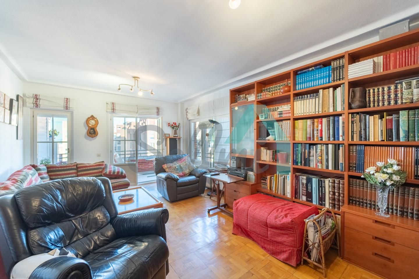 Sala de estar de Piso de alquiler en Oviedo  con Calefacción, Parquet y Terraza