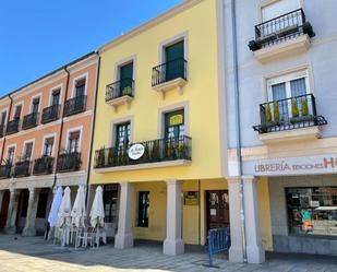 Vista exterior de Local de lloguer en Ponferrada amb Aire condicionat i Terrassa