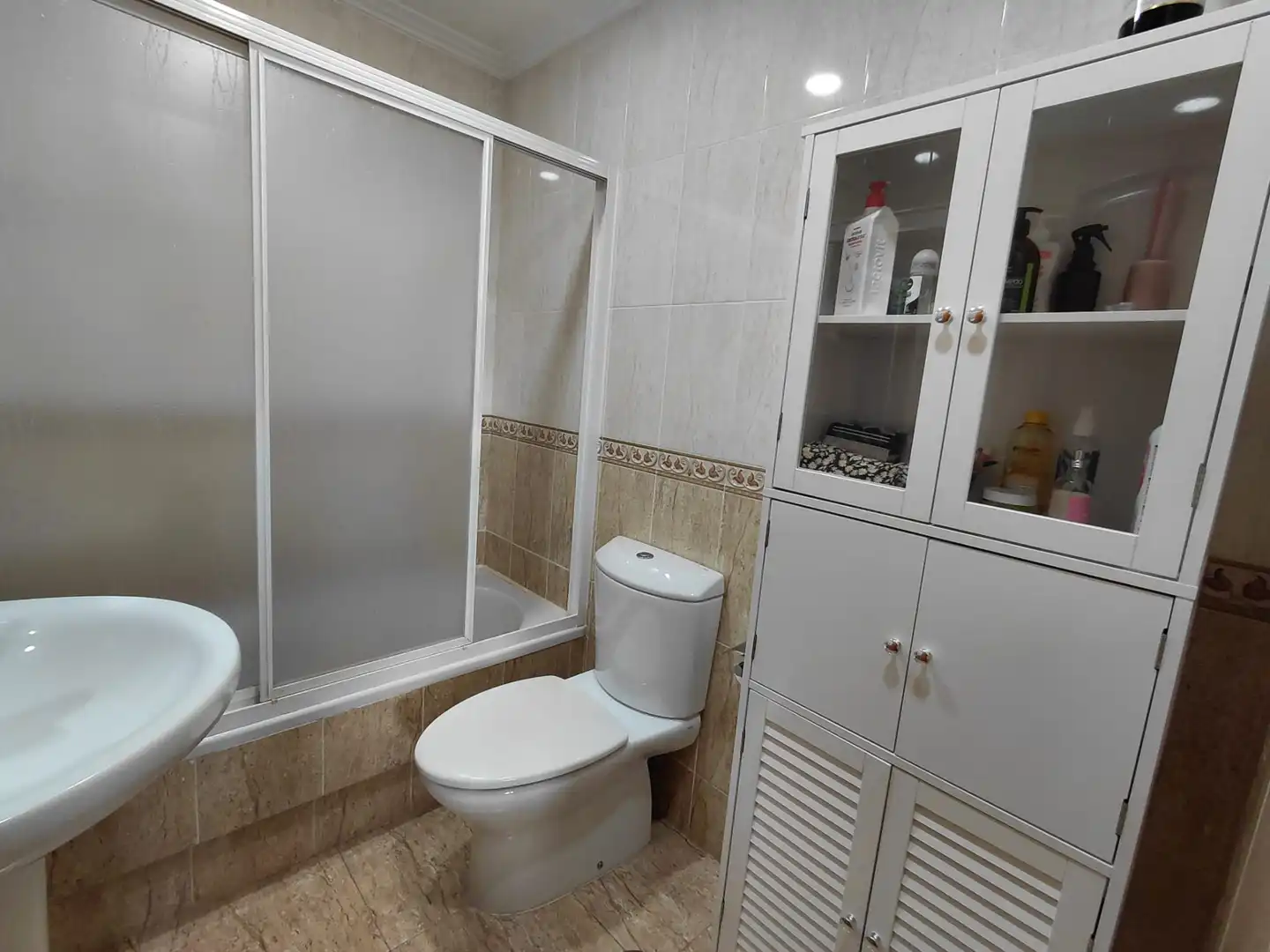 Baño de Ático en venta en Vilagarcía de Arousa con Calefacción, Parquet y Terraza