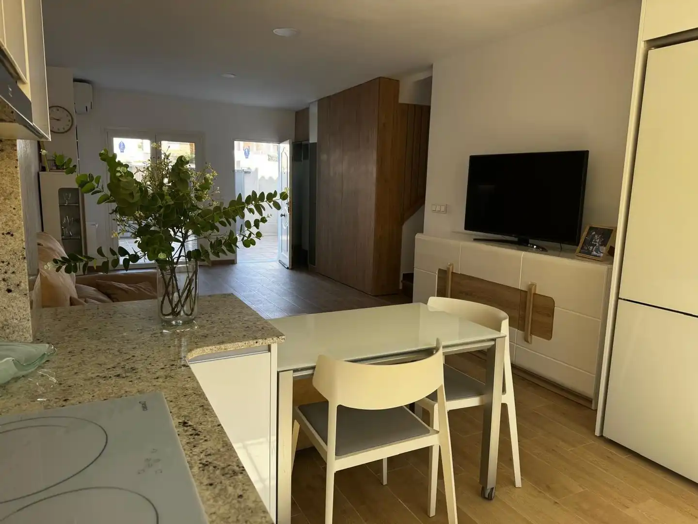 Sala de estar de Casa adosada en venta en Garrucha con Aire acondicionado, Terraza y Amueblado