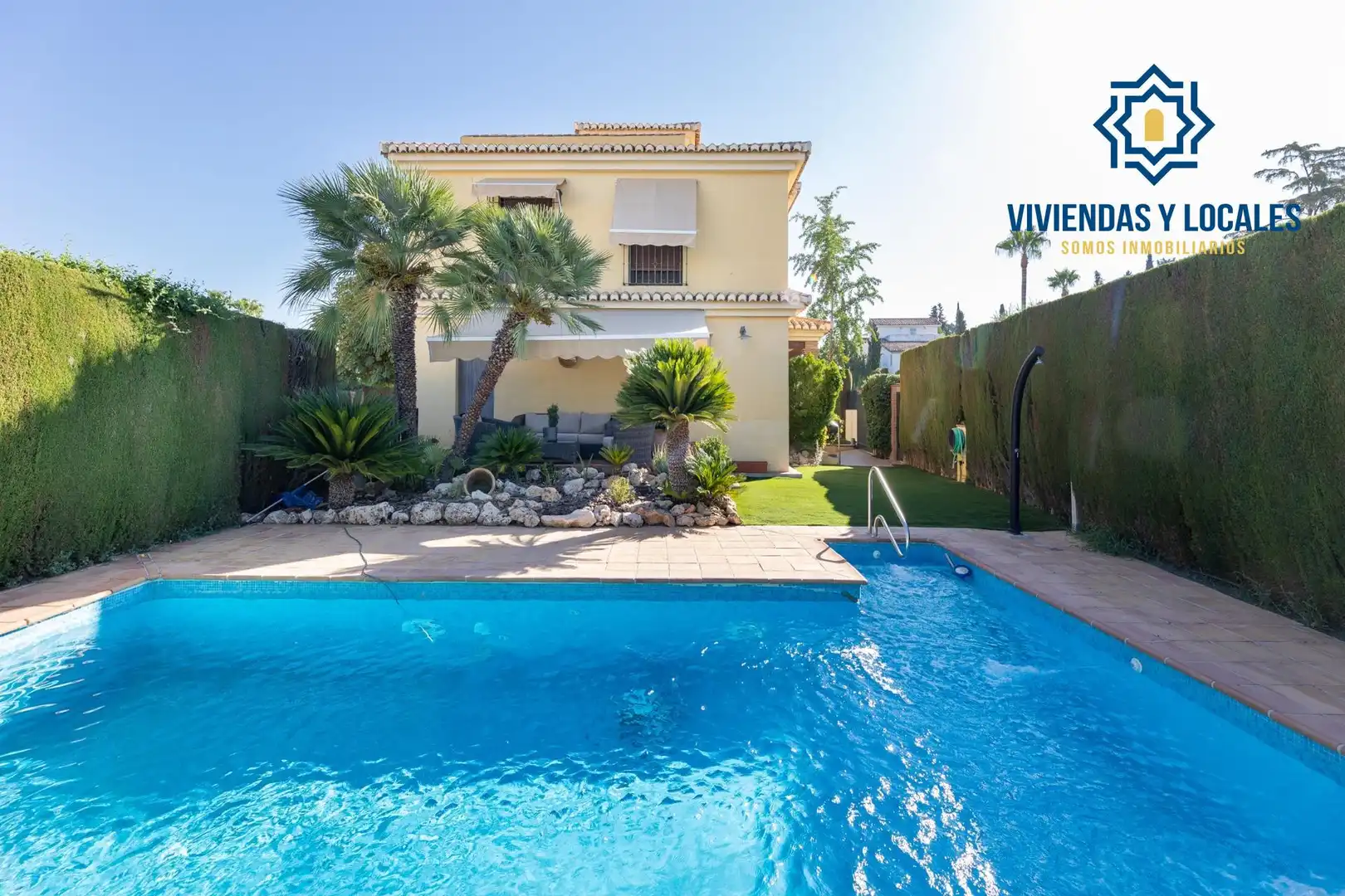Villa con piscina in vendita a Calle ALMECES