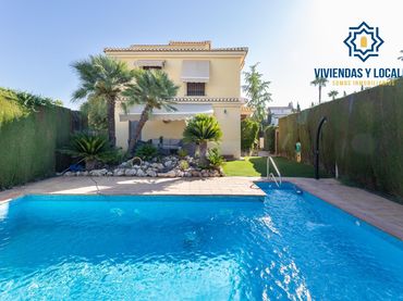 Villa con piscina in vendita a Calle ALMECES