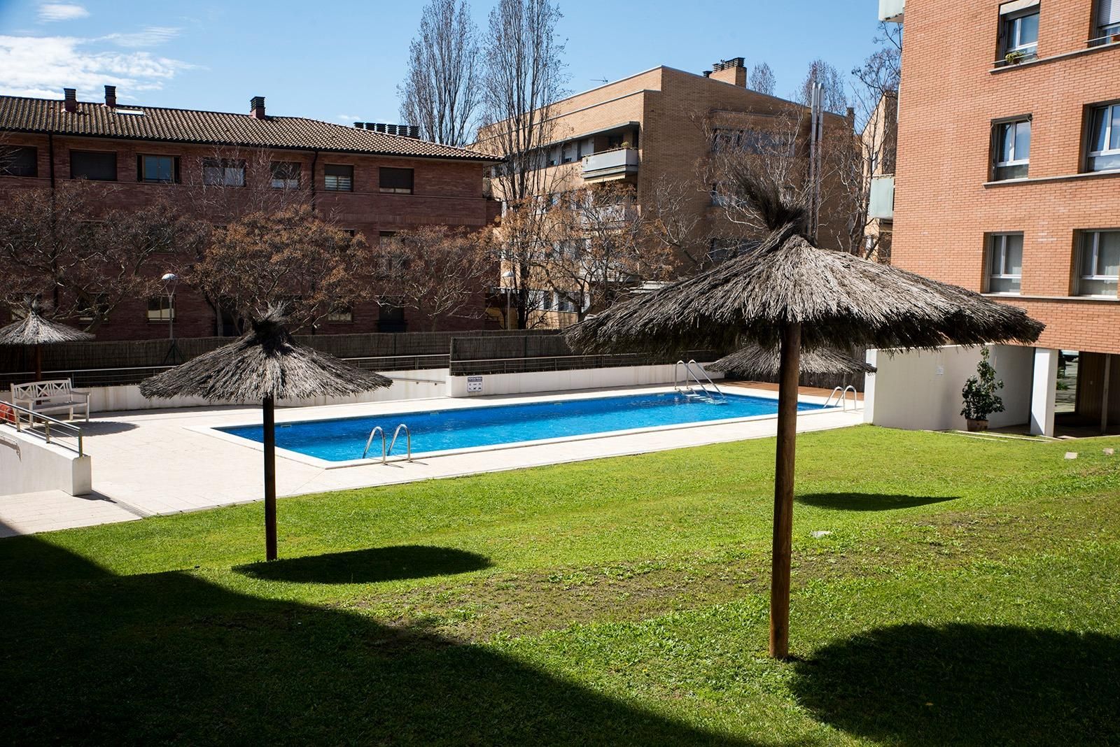 Piscina de Planta baixa en venda en Sant Cugat del Vallès amb Aire condicionat, Calefacció i Jardí privat