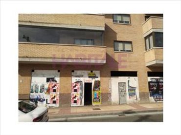 Local comercial en venda a Avenida de la Academia General Militar 75