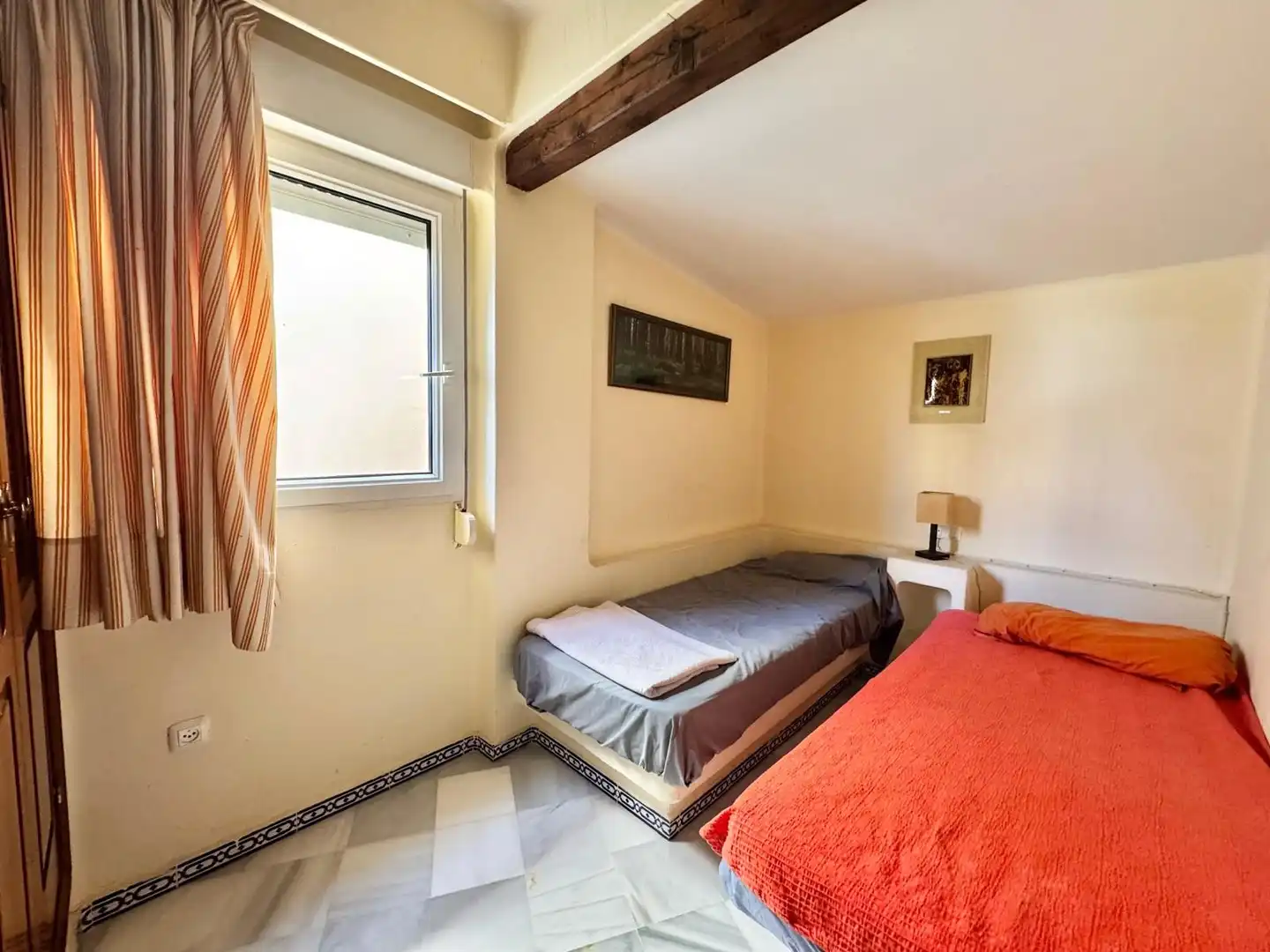 Dormitori de Apartament de lloguer en Torrevieja amb Aire condicionat, Calefacció i Moblat